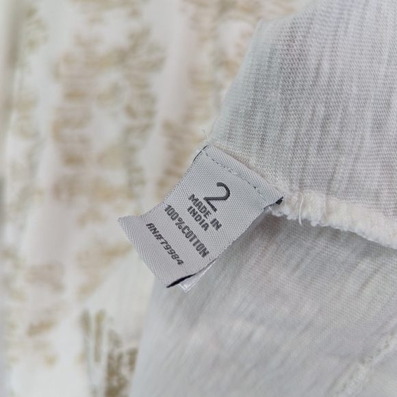 Chicos T Shirt Women Large 2 White Tee V Neck Gold Stamp Printed Quarter Sleeve - Picture 10 of 12